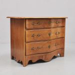 1221 2046 CHEST OF DRAWERS